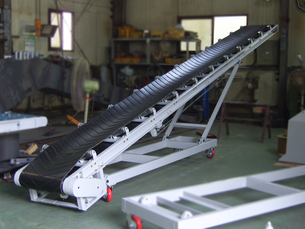 băng tải cao su lòng máng